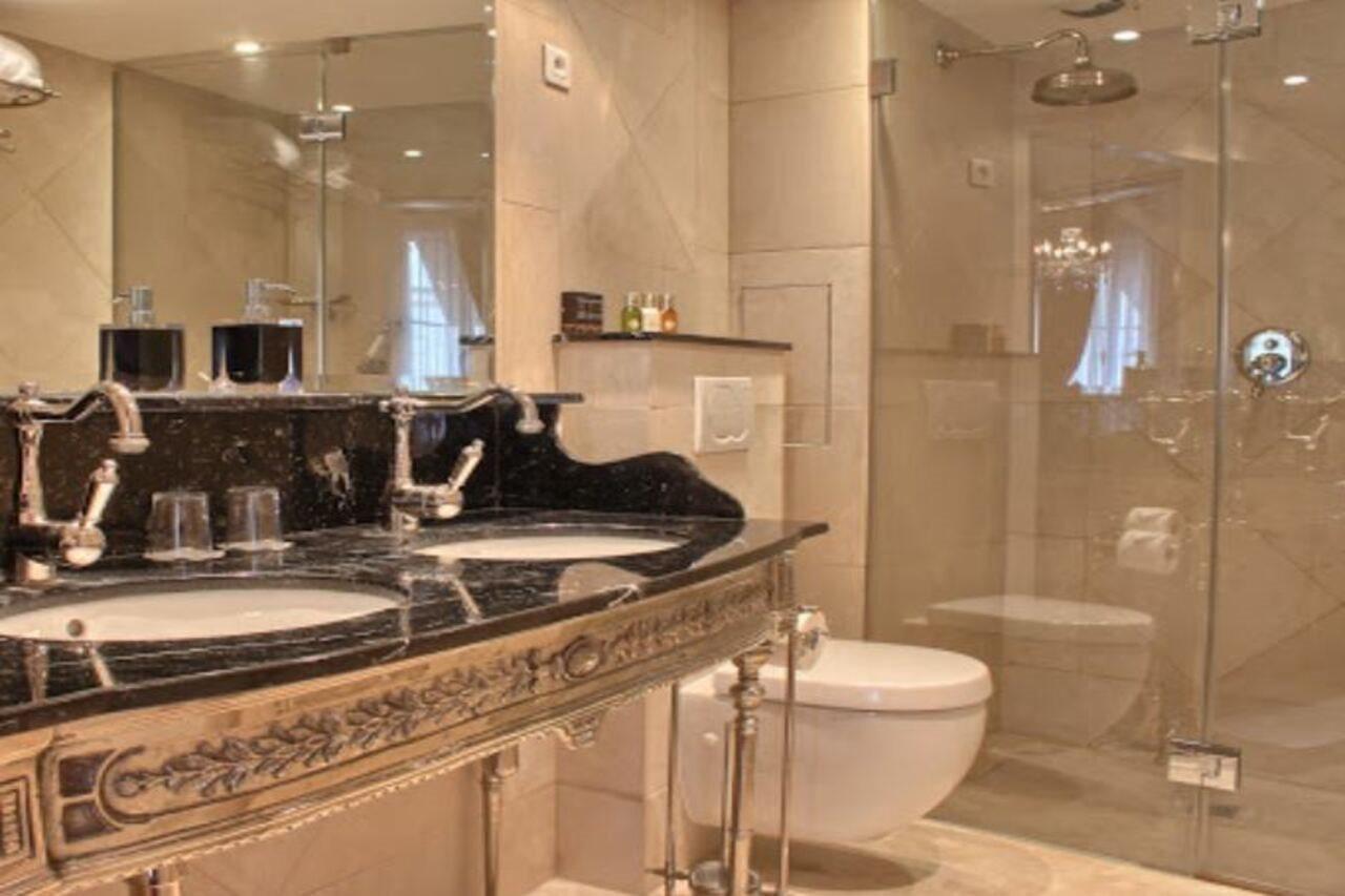 Boutique Hotel Konfidentiel Paris Bagian luar foto